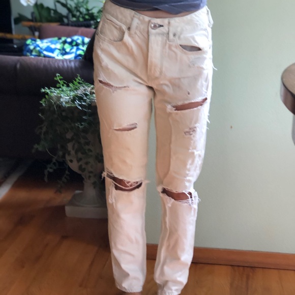 American Eagle Boyfriend Jeans - 2 - Picture 5 of 5
